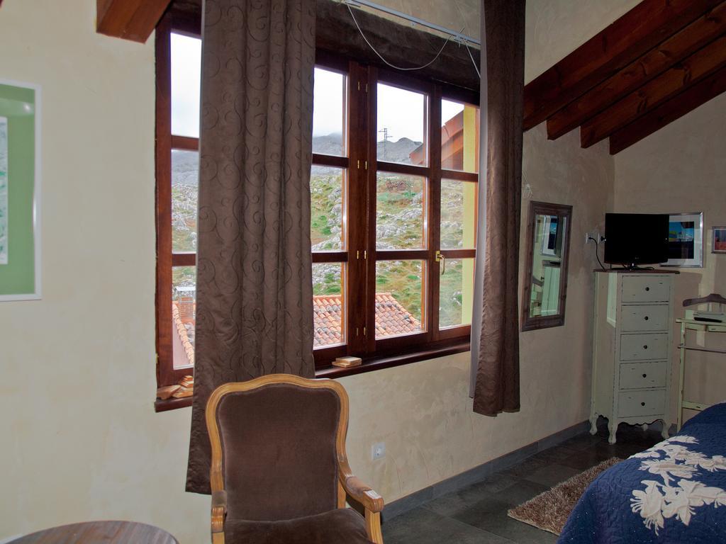 Casa Rural La Cabana Del Valleyu Sotres Room photo